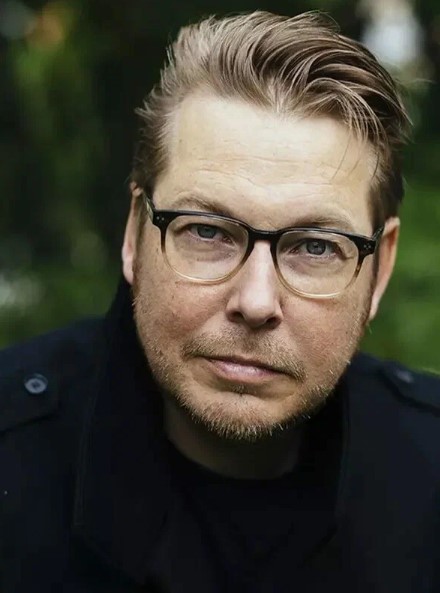 Фредрик Бакман